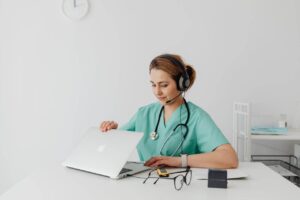 A doctor closing Telemedicine for Surgeons